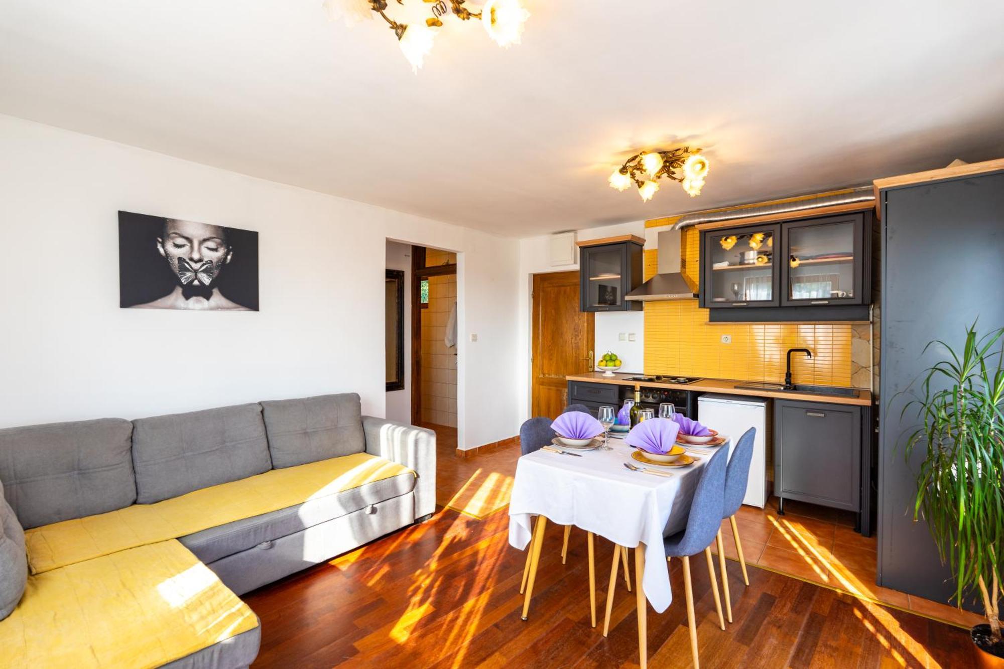 Olive Garden House In Zrnovnica With A View & Bbq Villa Buitenkant foto