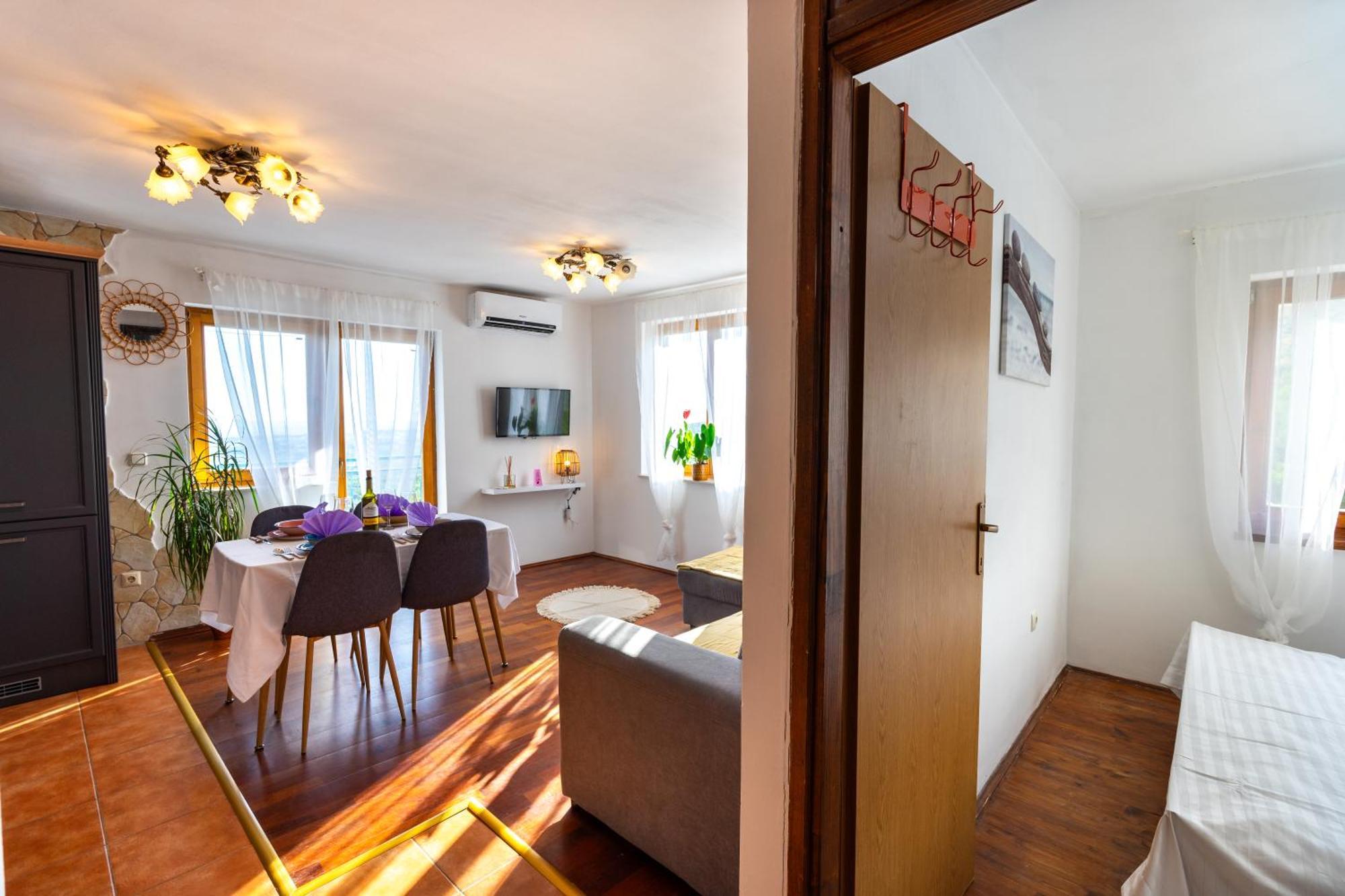 Olive Garden House In Zrnovnica With A View & Bbq Villa Buitenkant foto